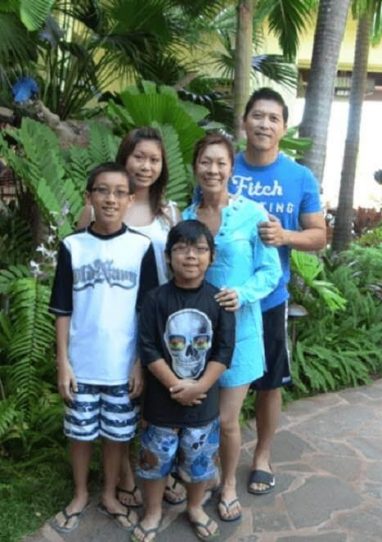 Trinh and family enjoying in Hawaii
